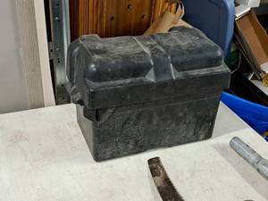 lot 646 image: Plastic Battery Box