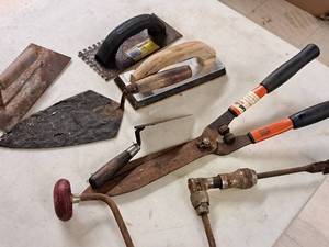 lot 651 image: Lot of (7) Assorted Hand Tools - Hand Auger, Pruner, Masonry Tools