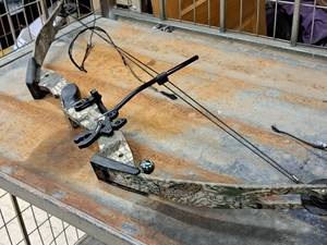 lot 761 image: 29-draw Compound Archery Bow