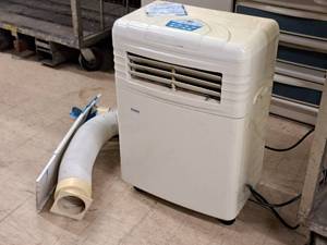 lot 778 image: Haier 9000-BTU 950W Portable Room Air Conditioner HPAC90E