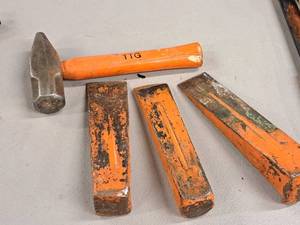 lot 589 image: Small Sledgehammer  and (3) Splitting Wedges