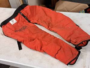lot 567 image: Labonville Size Long Chainsaw Protective Chaps