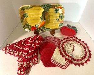 lot 97 image: Vintage Spoon Rest and Relish Tray with Kitchen Decor