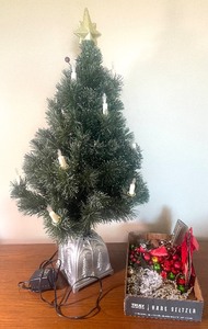 lot 133 image: Tabletop Fiber Optics Christmas Tree and Misc.