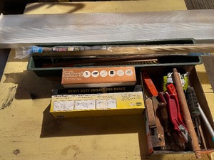 lot 166 image: DIY Household LOT - 4 Fluorescent Light Fixture, Laminate Installation Kit and More