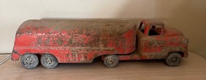 lot 223 image: Antique Texaco Toy Truck by Buddy L