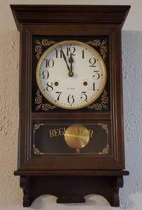 lot 171 image: Vintage Dorset Regulator 31-Day Mechanical Wall Clock with Key