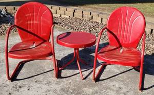 lot 152 image: Two Vintage Red Metal Patio Chairs with Side Table (LOT 1 of 2)