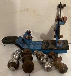 lot 30 image: Trailer ball and Adjustable Hitch