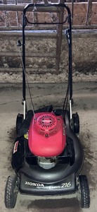 lot 85 image: Honda Harmony II HRS 216 Push Mower CV160 OHC Motor