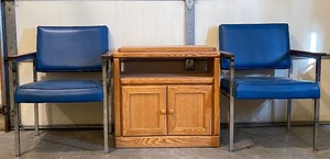 lot 89 image: Two Chairs and Microwave Stand
