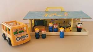 lot 139 image: 1978 Fisher Price School, Bus and Accessories
