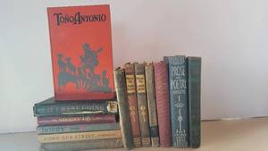 lot 184 image: Thirteen Vintage Hardcover Books