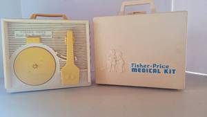 lot 185 image: Vintage Fisher Price LOT - Turntable, Medical Kit