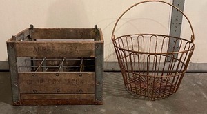 lot 240 image: Vintage Albert Lea Milk Crate, Egg Basket