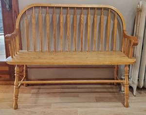 lot 153 image: Indoor Oak Bench
