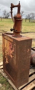 lot 254 image: Vintage Hand Crank Oil Pump