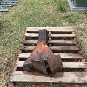 lot 264 image: Sliding Barn Door Brace