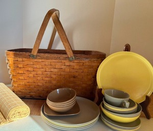 lot 218 image: Vintage Picnic Basket and variety of MelmacMelamine Dishes by Spaulding ware