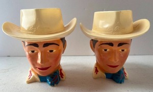 lot 220 image: Set of Two Cowboy Mugs Vintage Roy Rogers by F&F Mold and Die