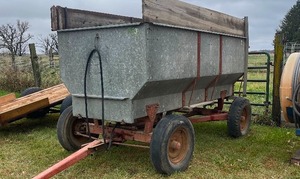 lot 59 image: Wards Flare Box Wagon with Hydraulic Tip Bed