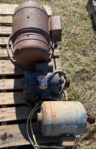 lot 282 image: LOT of Three Electric Motors, Reliance, Surge