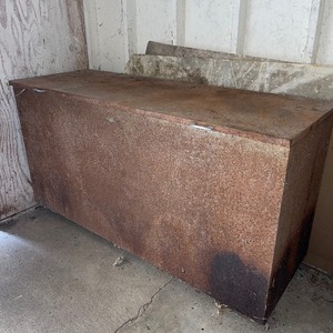 lot 288 image: Large Metal Storage Bin