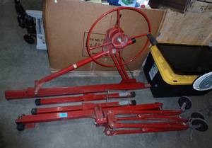 Sheet rock lift