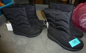 Two new kids snow boots