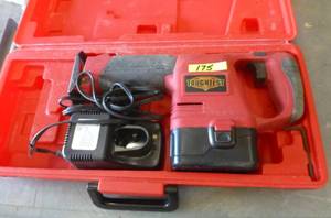 Two reciprocating saws 18V with battery and charger
