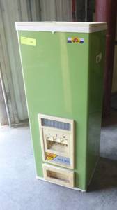 Large dispenser works good for bird seed
