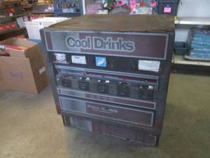 (EC1) Cool Drinks Vending Machine M...