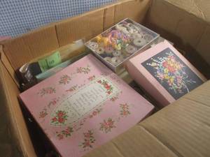 (EW3) Box of Misc Vintage Sewing It...
