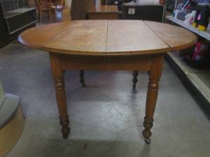 (FRNT) Vintage Wood Table with Drop...
