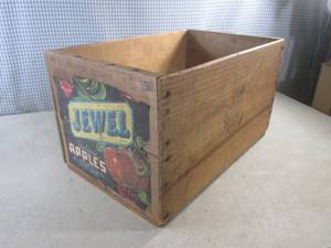 (EW3) Vintage Wood Jewel Yakima App...