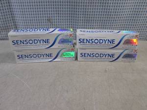 (EC1) 4 Tubes of Sensodyne Extra Wh...