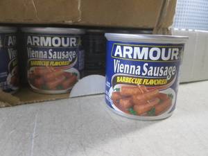 (B-2) 24 Cans of Armour Vienna Saus...
