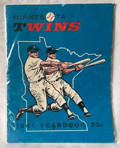lot 39B image: Minnesota Twins 1961 Baseball Vintage Yearbook