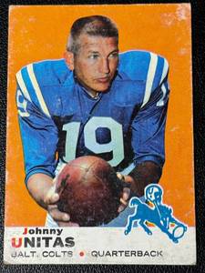 lot 52A image: Johnny Unitas 1969 Topps #25 Vintage Football Card