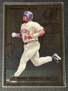 lot 110A image: Kirby Puckett Steel Card 1995 Leaf Steel #41 Minnesota Twins Baseball Card
