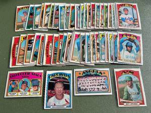lot 83C image: 1972 Topps Baseball 50 Card Vintage Lot