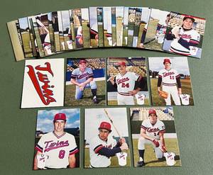 lot 86 image: Minnesota Twins 1984 Press Park Team Issued Card Set (Missing 1 #36) Vintage Baseball Cards