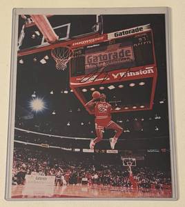 lot 9 image: Michael Jordan Novelty Signed 8x10 Photo - Basketball