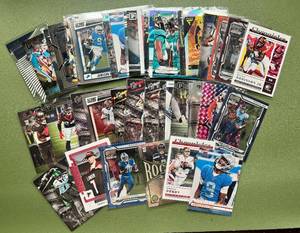 lot 153 image: 2022 NFL 49 Card Lot of Rookies and Stars