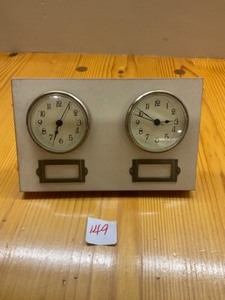 2 Clocks - customizable, time zones