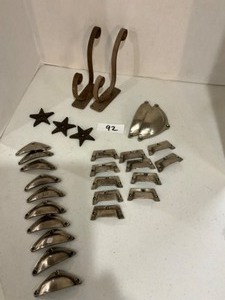 Set of drawer pulls & 2 Hooks
