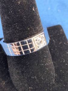 lot 35 image: New 13 CT TGW CREATED WHITE SAPPHIRE MENS RING IN STERLING SILVER, Size 10