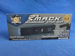 lot 45 image: New Streetwise Mini SMACK 20,000,000 Stun Gun - Black
