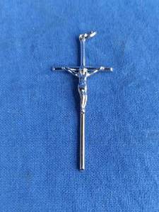 lot 59 image: Sterling Silver .925 4.4mm Jesus On The Cross Pendent