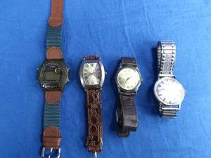 lot 62 image: 4 Vintage Watches